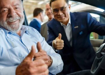 Lula fala sobre gastos com cães no Brasil e diz: “Chineses não devem ter esse problema”