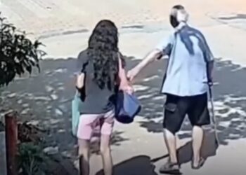 Idoso de 92 anos é roubado e derrubado após aceitar ajuda de mulher