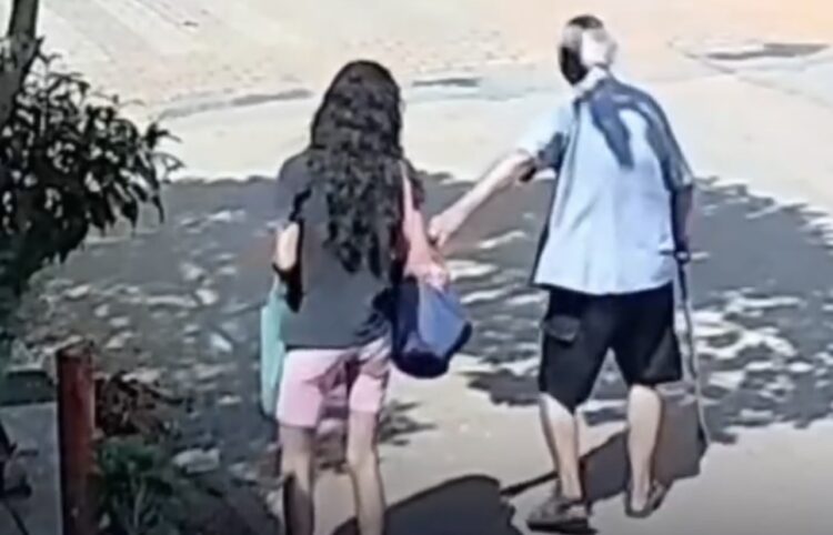 Idoso de 92 anos é roubado e derrubado após aceitar ajuda de mulher