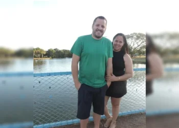 Homem mata ex com facada no pescoço e leva corpo para delegacia no DF