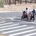 Motociclista parado no semáforo morre após ser arrastado por carro em alta velocidade