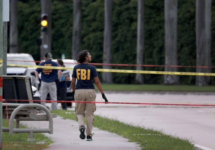 Atirador que vestia blusa com bandeira do Irã é investigado pelo FBI por possível terrorismo nos EUA