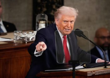 Trump fala em ataques sem precedentes caso haja retaliação do Irã: “Melhor que não façam isso”