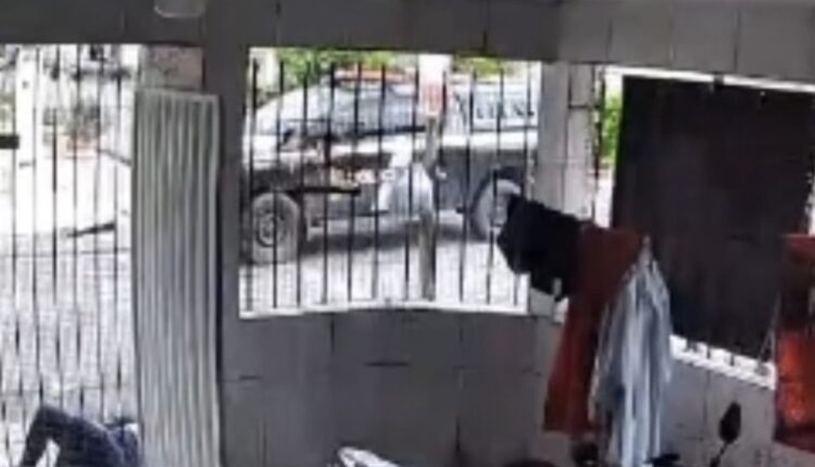 Colisão com viatura policial deixa motociclista ferido e causa transtornos no trânsito no Jurunas