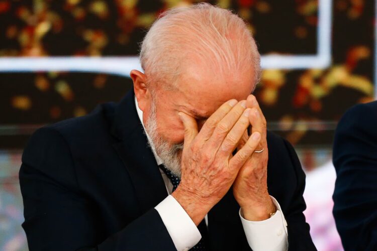 Lula deve deixar dívida recorde e país mais endividado para o próximo presidente