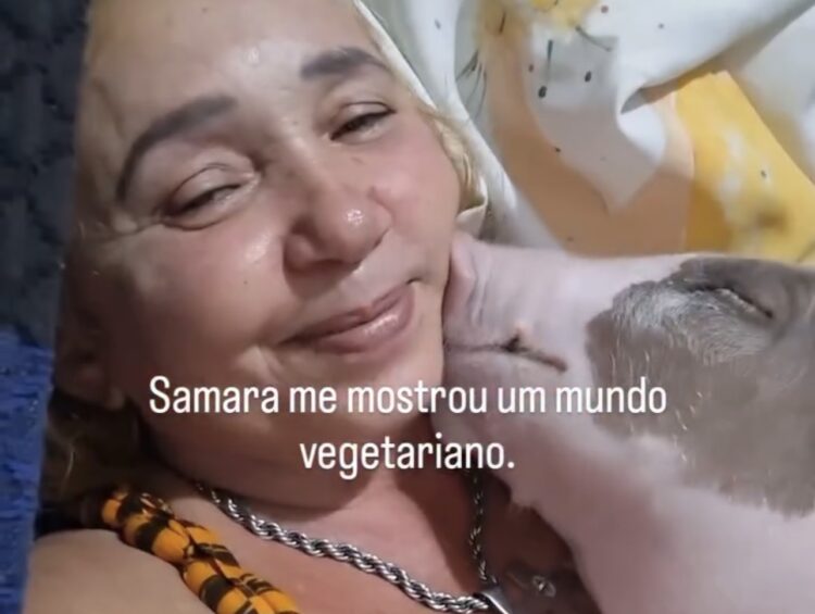 Amor de influenciadora por porquinha emociona a web: “Virei vegetariana”