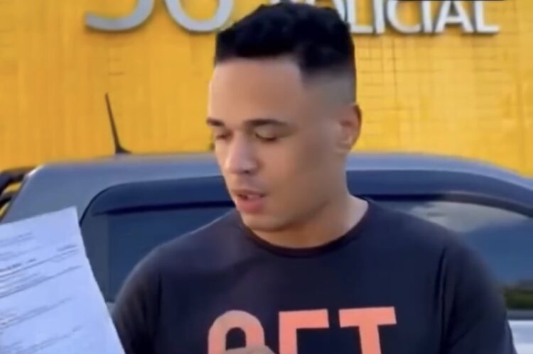 “Vou te acusar”: homem apresenta áudio e registra queixa por calúnia