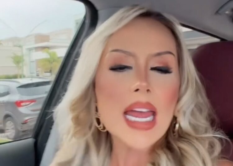 “Preferir mulher natural é papo de homem liso”, diz influenciadora