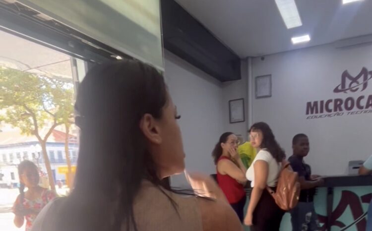 Mãe se revolta após descobrir proposta de emprego enganosa: “falta de respeito”