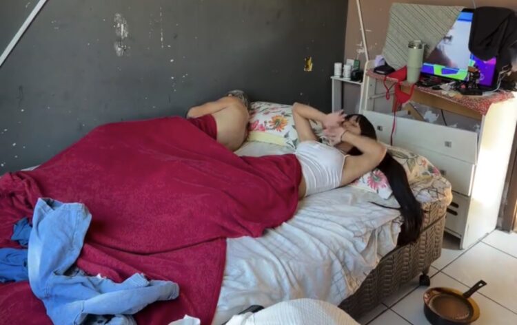 Casamento entre idoso de 72 anos e jovem de 20 divide opiniões nas redes