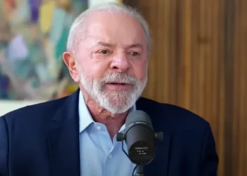 Confiante, Lula fala durante entrevista que seu destino é ser “tetra” nas eleições 2026