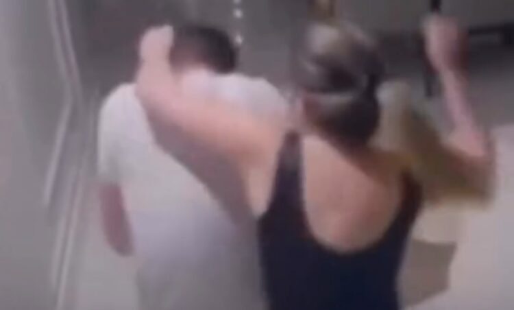 Após relatar agressões, vídeo mostra influenciadora batendo no companheiro