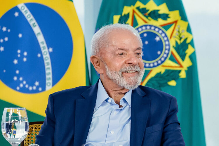 R$ 4,5 milhões: governo firma contrato para organizar acervo pessoal de Lula