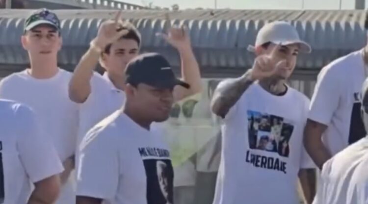 “MC não é bandido”: protesto em frente a presídio pede liberdade para MC Ryan