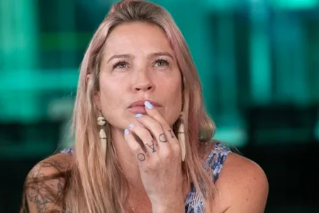 Luana Piovani fala mal de evangélicos durante videocast do O Globo: “virou indústria política”