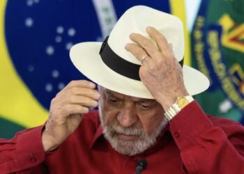 Lula diz que Brasil pode virar “Arábia Saudita do biocombustível” e anuncia alta no etanol