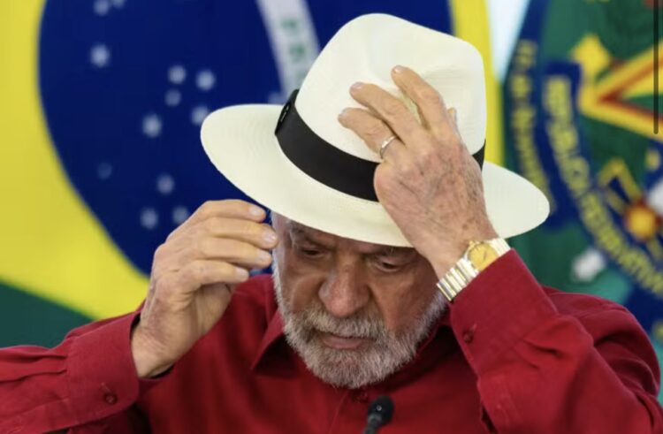 Lula diz que Brasil pode virar “Arábia Saudita do biocombustível” e anuncia alta no etanol