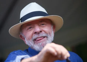 Em pronunciamento, Lula parabeniza trabalhadores e promete melhorar vida financeira das famílias