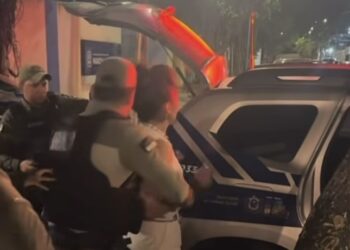 Advogada é detida suspeita de furtar celulares em Recife e tenta resistir a prisão