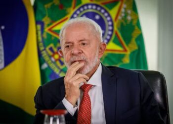 Lula diz que desistiu de medida contra celular roubado para não punir comprador