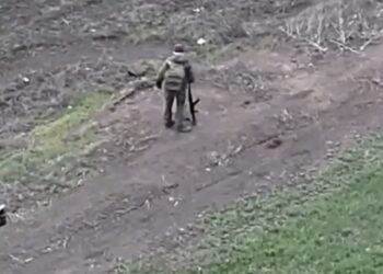 Brasileiro morre na guerra da Ucrânia após ataque com drone, dizem relatos iniciais