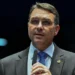 Flávio Bolsonaro diz que “canetada” de Moraes sobre dosimetria “parece jogo combinado”