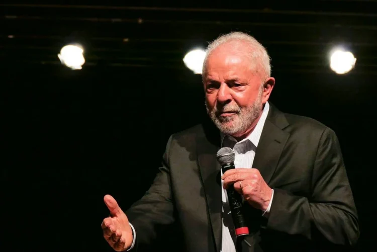 Lula veta projeto que reconhecia estágio como experiência profissional