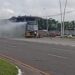Ônibus da linha Outeiro é consumido por incêndio na Augusto Montenegro e provoca correria