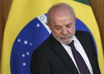 Lula anuncia fim da “taxa das blusinhas” para compras de até US$ 50