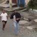 Homem luta com suspeito para tentar recuperar celular e vídeo viraliza