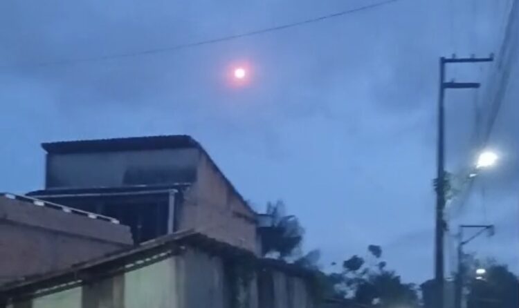Luzes misteriosas no céu assustam moradores de Abaetetuba