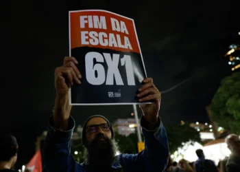 Pesquisa Quaest aponta que 68% dos brasileiros apoiam fim da escala 6×1
