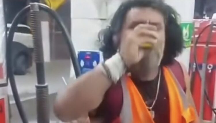 Homem apelidado de “Bin Laden” viraliza após aparecer ingerindo gasolina em vídeo