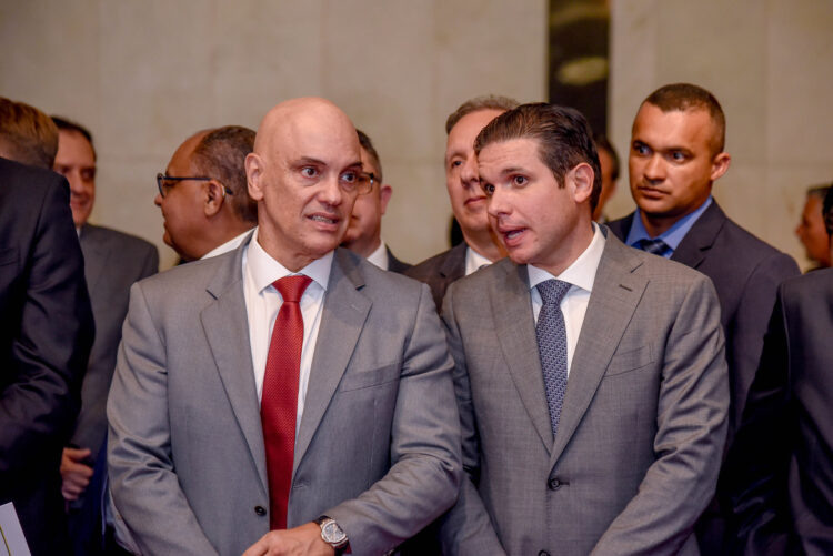 Motta e Moraes viajaram juntos dias antes de ministro arquivar inquérito contra presidente da Câmara
