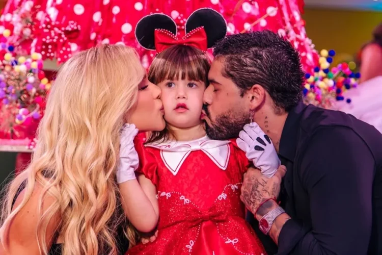 Zé Felipe e Virginia aparecem juntos na festa de 5 anos de Maria Alice