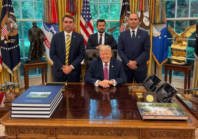Flávio Bolsonaro pede a Trump que PCC e CV sejam tratados como “organizações terroristas”