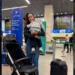 Passageira é retirada de voo pela PF após confusão com comissária da Latam por causa de carrinho de bebê
