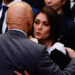 Michelle Bolsonaro cumprimenta Alexandre de Moraes e senta ao lado da esposa do ministro durante evento