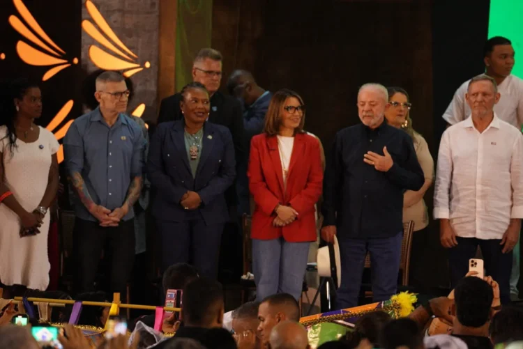 Janja troca as bolas e chama pílula de “pirula” durante discurso sobre a cultura red pill