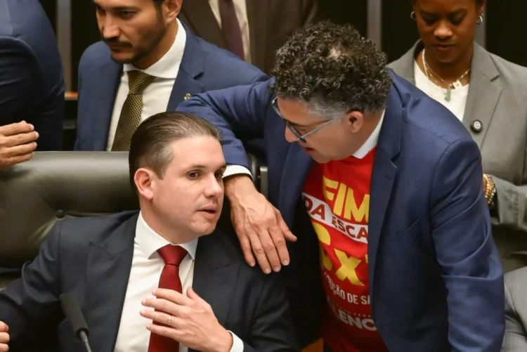 “Trabalhadores terão tempo para fazer sexo em paz”, diz deputado pastor ao defender fim da escala 6X1