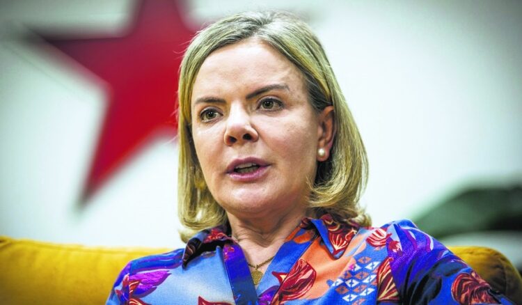 Deputada do PT, Gleisi Hoffman diz que família Bolsonaro é “traidora da pátria” por apoiarem decisão dos EUA sobre CV e PCC