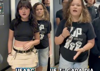 Estudantes da Universidade Federal do ABC, em São Paulo, protestam contra atraso de auxílios