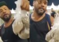 Vendedor viraliza ao vender areia que “Shakira pisou” por R$ 10 reais no Rio de Janeiro