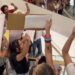 Manifestação em shopping do Rio termina com ativistas trans invadindo em banheiro feminino