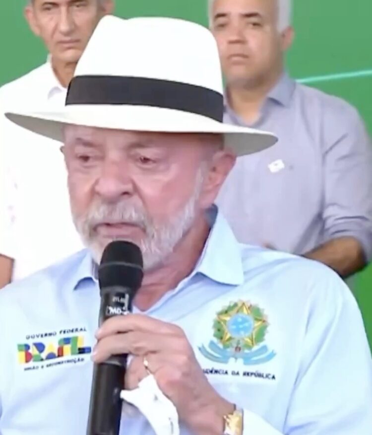 Lula reage aos EUA e diz que Brasil não é “republiqueta”