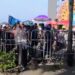 Homem é agredido após mostrar partes íntimas e roupas ambulantes antes de show da Shakira, em Copacabana