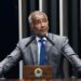 Romário mantém salário de R$ 46 mil pago pelo Senado enquanto comenta Copa nos EUA e promove bet