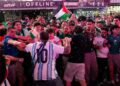Torcedores de Argentina e Argélia brigam e trocam socos na Times Square antes de estreia na Copa do Mundo