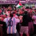 Torcedores de Argentina e Argélia brigam e trocam socos na Times Square antes de estreia na Copa do Mundo