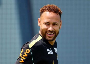 “Estavam com saudades?”: Neymar volta a treinar com a Seleção Brasileira e anima torcida antes de duelo na Copa